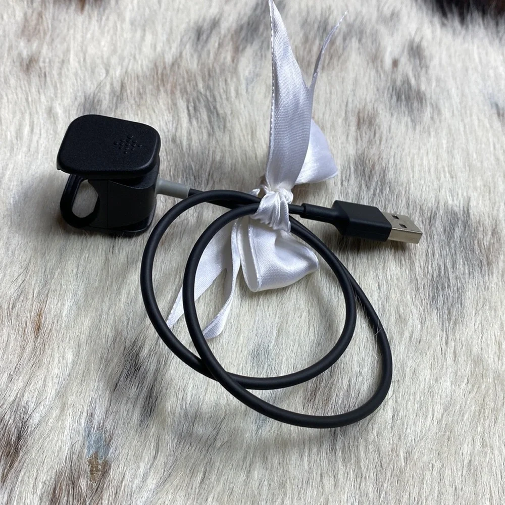•fitbit• authentic [fitness tracker] CHARGER